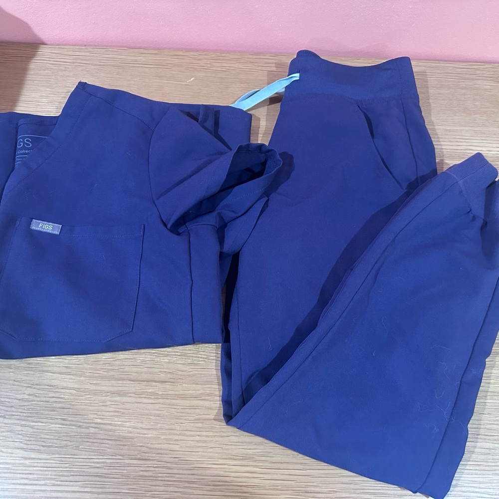 Figs Scrub Set Catarina Top and Zamora Joggers